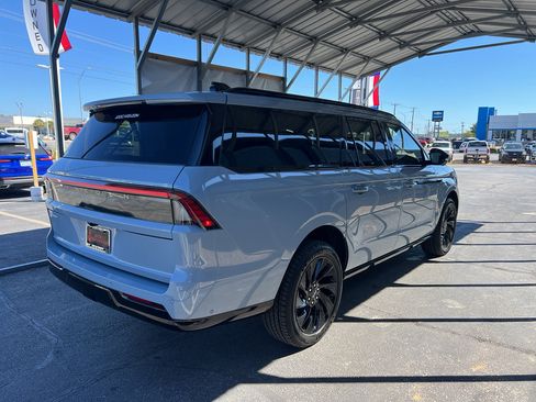 New 2025 Lincoln Navigator L Reserve w/ Jet Appearance Package image 6