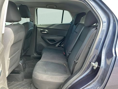 Used 2019 Chevrolet Trax LS AWD/4WD image 15