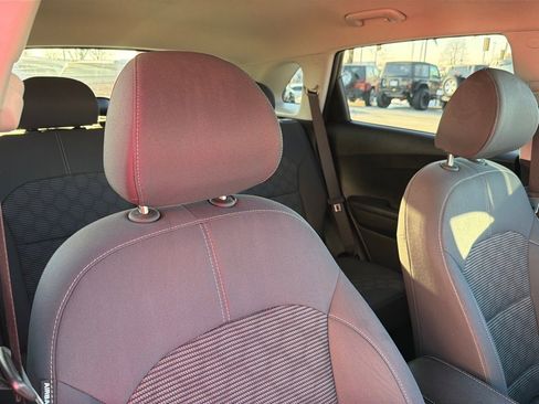 Used 2019 Kia Niro LX image 27