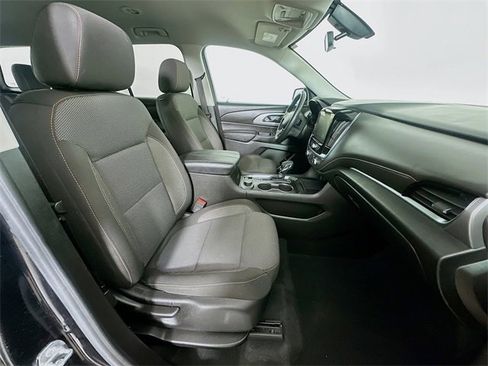 Used 2018 Chevrolet Traverse LT image 7