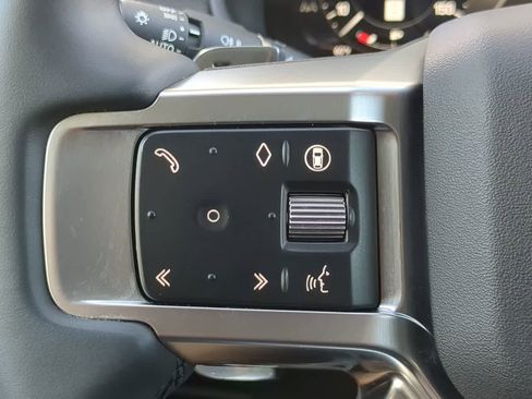 Certified 2024 Land Rover Discovery S image 25