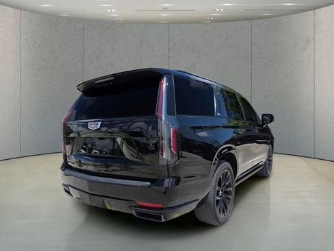 Used 2021 Cadillac Escalade Sport Platinum RWD image 4