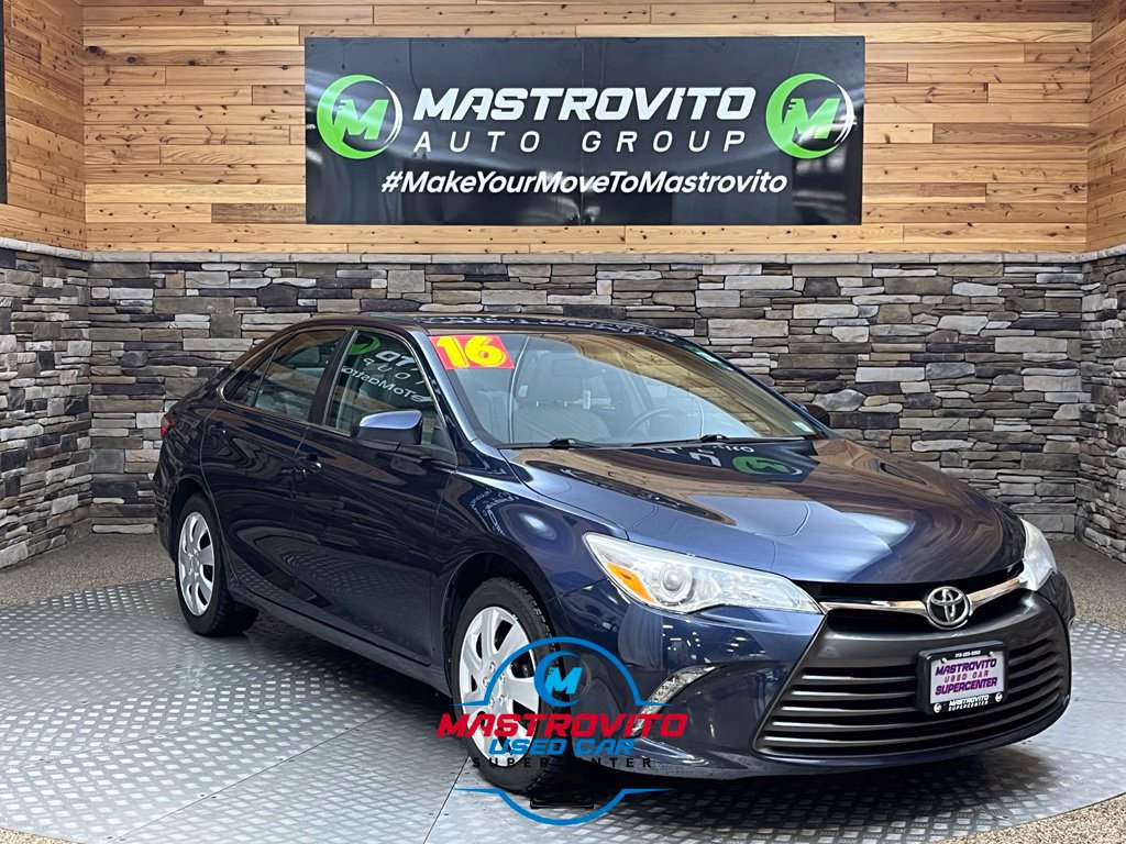 Used 2016 Toyota Camry XLE w/ Moonroof Package FWD image 1