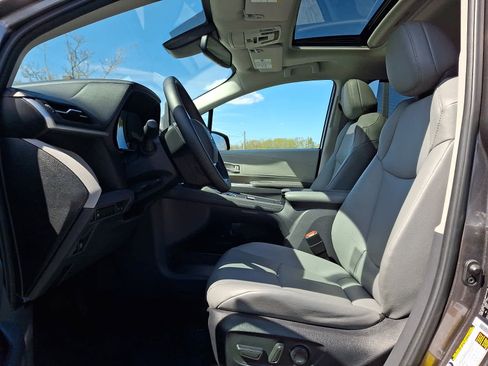 Certified 2023 Toyota Sienna XLE AWD/4WD image 16