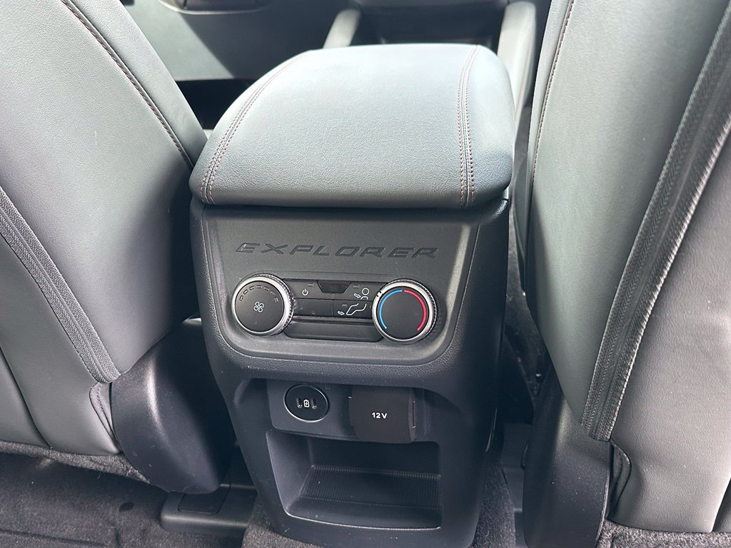 Used 2025 Ford Explorer Active w/ Active Comfort Package AWD/4WD image 18