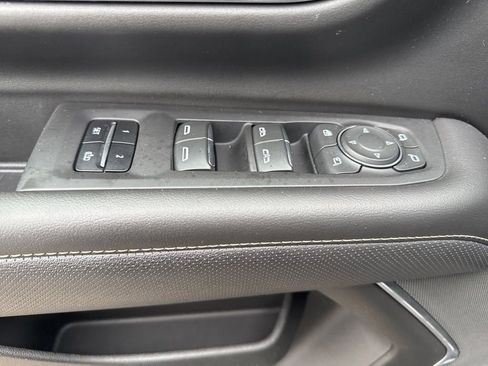 Used 2023 Chevrolet Suburban Premier AWD/4WD image 29