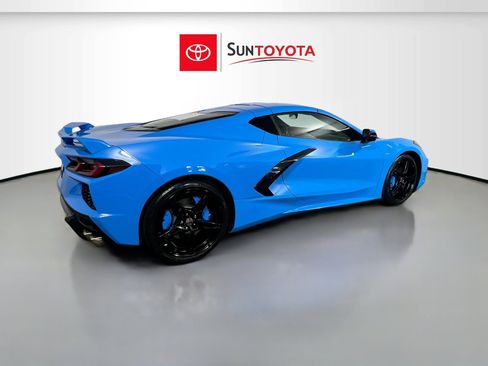 Used 2021 Chevrolet Corvette Stingray Coupe w/ 1LT RWD image 4