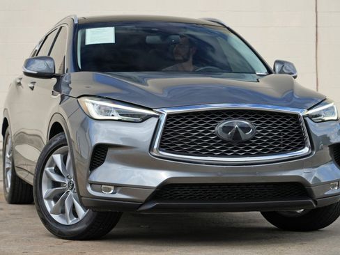 Used 2020 INFINITI QX50 Luxe w/ Navigation Package FWD image 2
