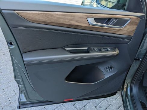 New 2026 Volkswagen Atlas SE image 9