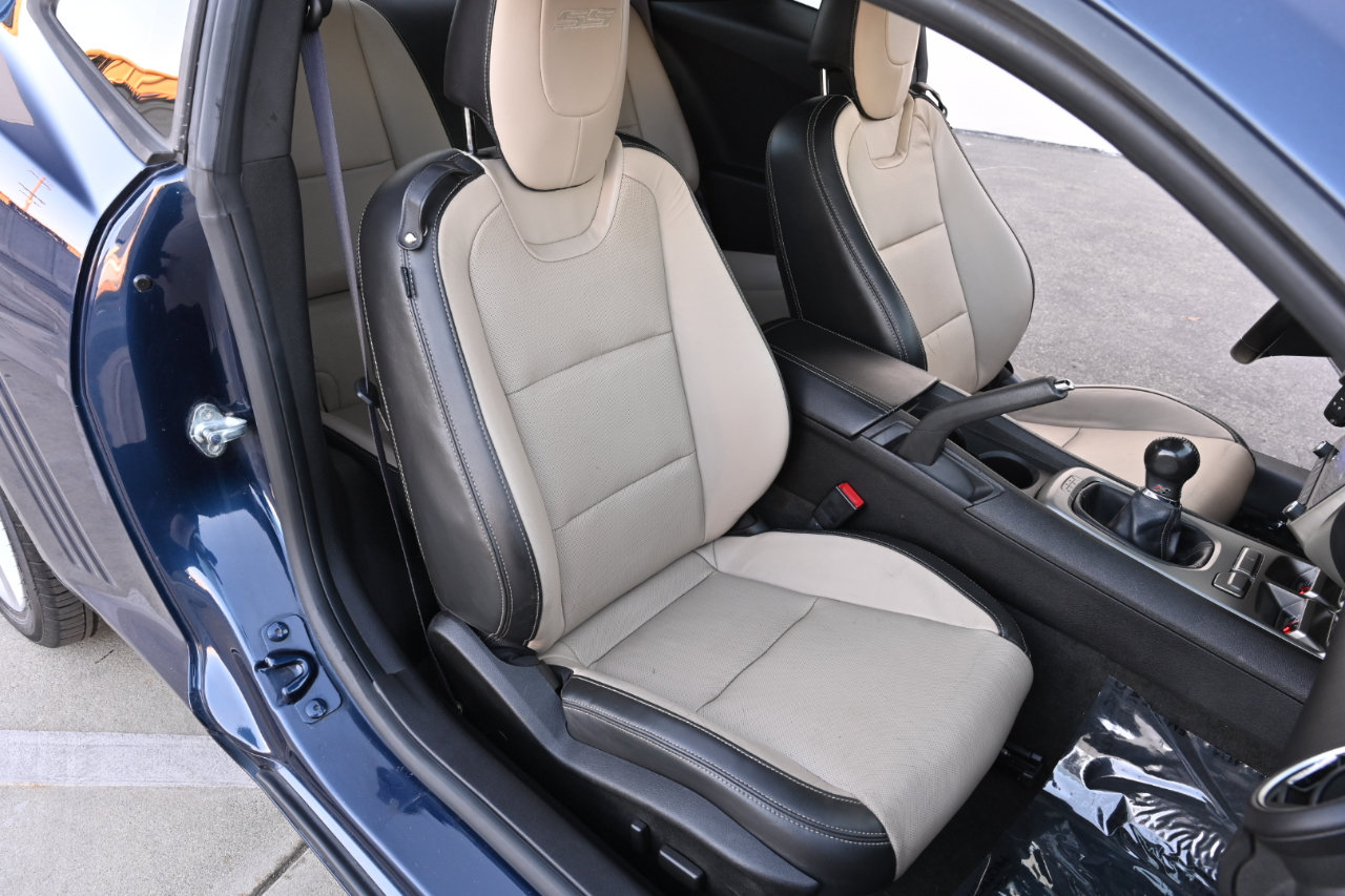 Used 2012 Chevrolet Camaro SS RWD image 15