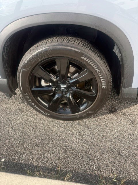 Used 2025 Honda Pilot Black Edition image 2