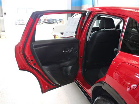 Used 2025 Honda HR-V EX-L image 16