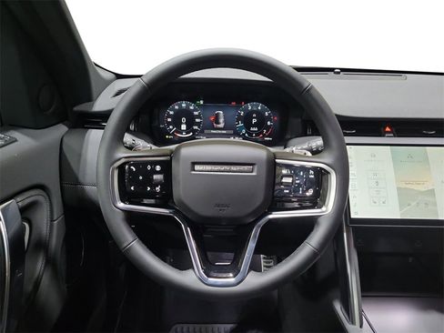 New 2025 Land Rover Discovery Sport Dynamic SE image 24
