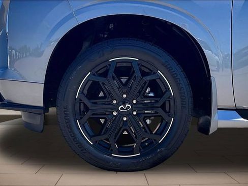 Certified 2026 INFINITI QX80 4WD image 9