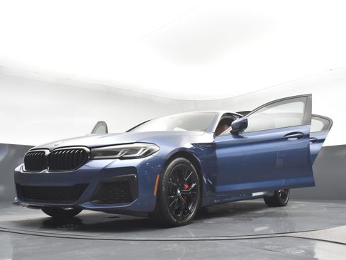 Used 2022 BMW 530i xDrive w/ M Sport Package image 35