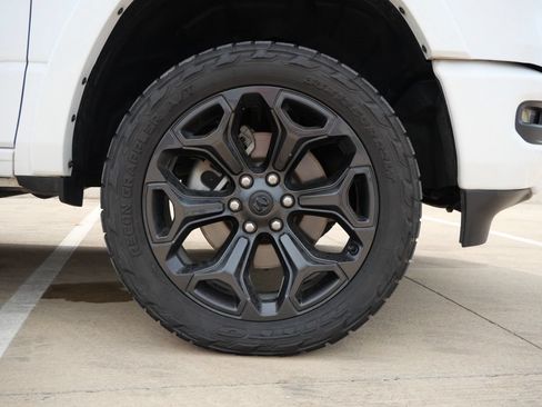 Used 2024 RAM 1500 Limited w/ Night Edition AWD/4WD image 8