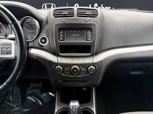 Used 2017 Dodge Journey SE w/ Flexible Seating Group FWD image 12