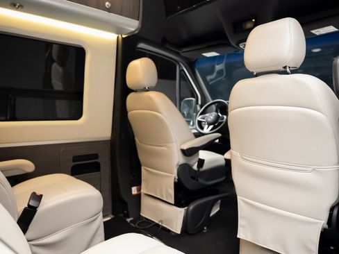 Used 2021 Mercedes-Benz Sprinter 3500 image 63