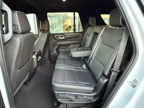 Used 2024 GMC Yukon SLT image 30