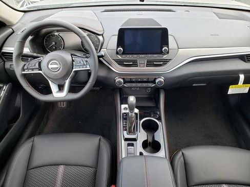 New 2025 Nissan Altima 2.5 SR image 14