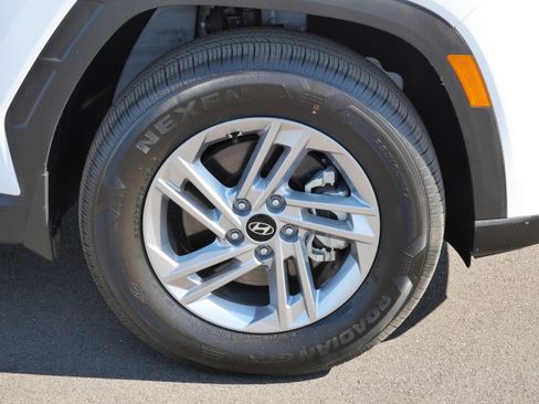 Certified 2025 Hyundai Tucson SE image 15