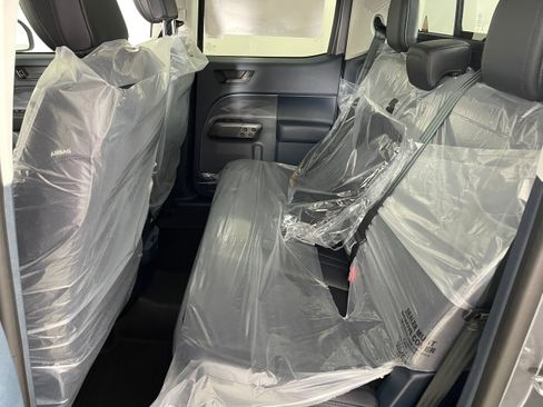 New 2025 Ford Maverick Lariat w/ Black Appearance Package image 4