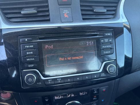 Used 2018 Nissan Sentra SV image 23