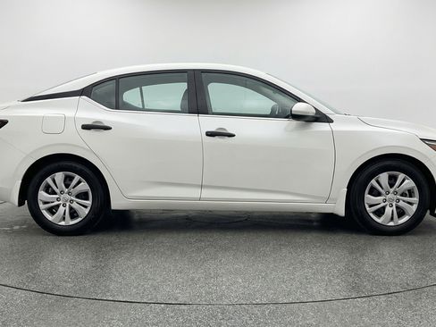 Used 2025 Nissan Sentra S FWD image 11
