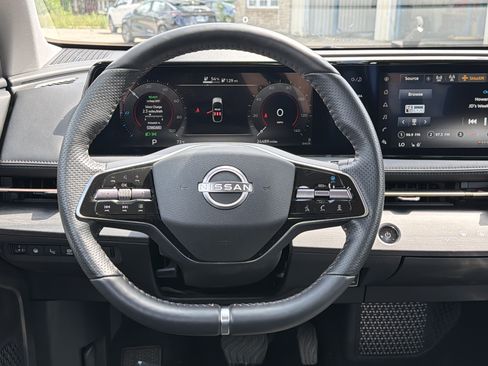 Used 2023 Nissan Ariya FWD image 17