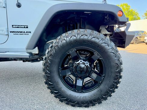 Used 2016 Jeep Wrangler Unlimited Sport w/ Quick Order Package 24S AWD/4WD image 15