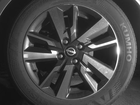 Used 2025 Nissan Versa SV image 14