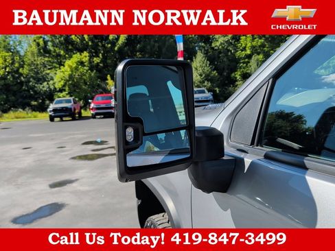 Used 2025 Chevrolet Silverado 2500 ZR2 w/ Technology Package AWD/4WD image 17