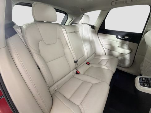 Certified 2024 Volvo XC60 B5 Ultimate AWD/4WD image 27