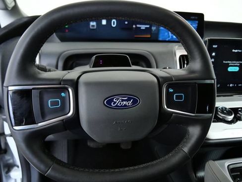 Certified 2025 Ford Expedition Active AWD/4WD image 27