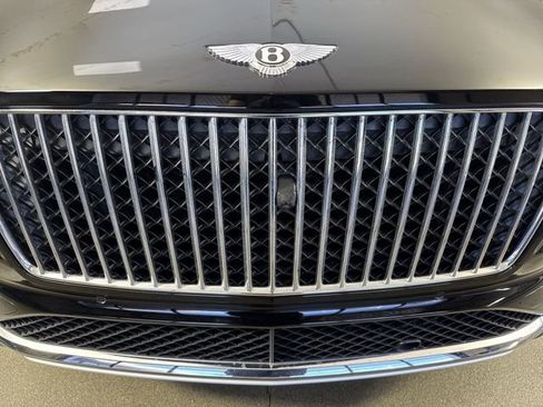 Used 2023 Bentley Bentayga Extended Wheelbase image 27