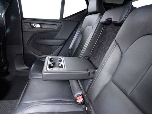 Certified 2025 Volvo XC40 B5 Ultra w/ Protection Package Premier AWD/4WD image 27