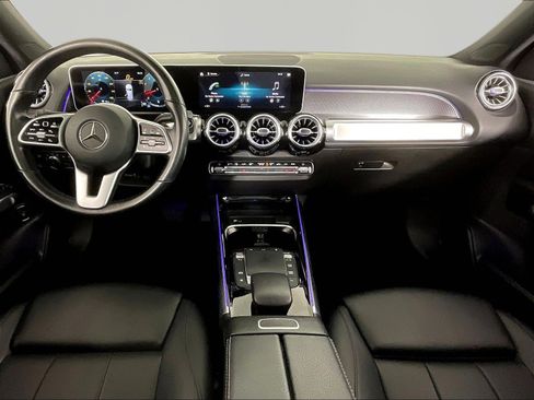 Used 2021 Mercedes-Benz GLB 250 4MATIC image 7