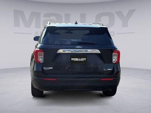 Used 2020 Ford Explorer XLT image 4