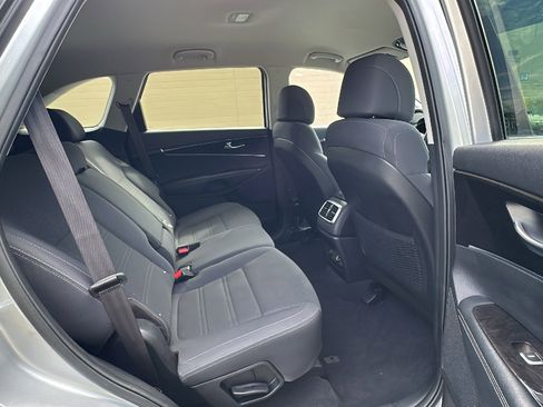 Used 2017 Kia Sorento AWD w/ LX Convenience Package image 25