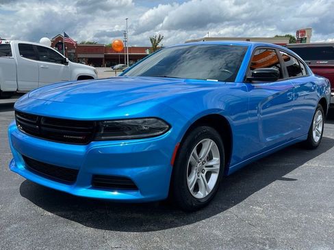 Used 2023 Dodge Charger SXT w/ Cold Weather Package RWD image 4