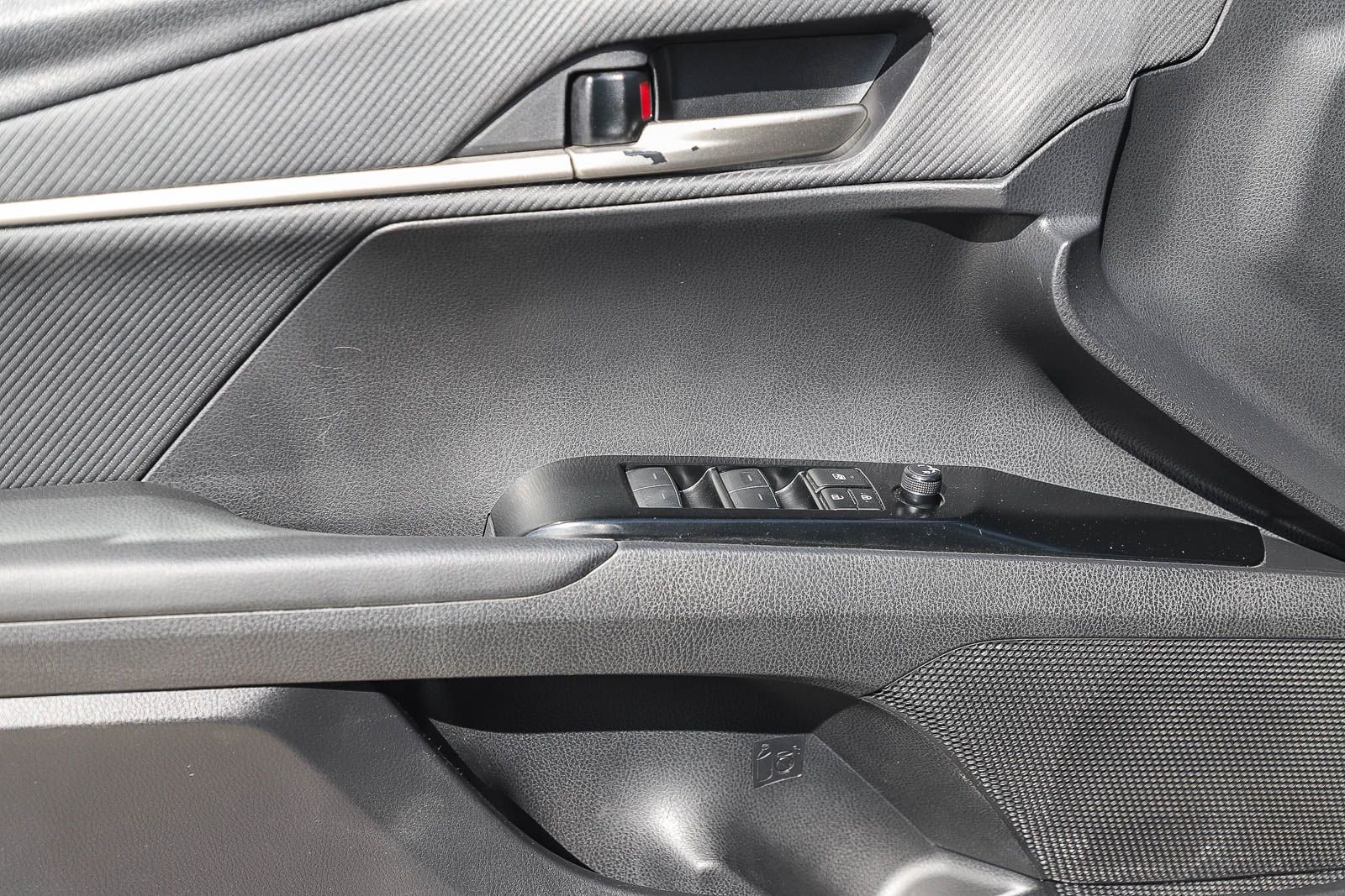 Certified 2025 Toyota Camry SE FWD image 20