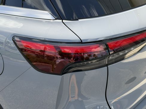 New 2027 INFINITI QX60 Luxe w/ Cargo Package FWD image 10