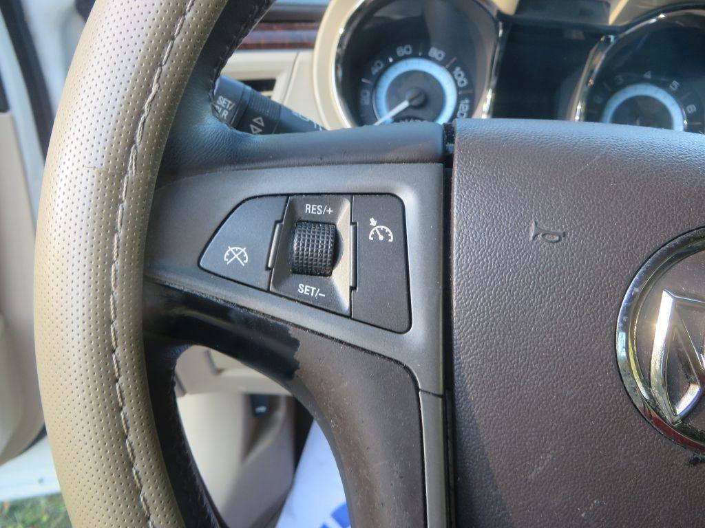 Used 2010 Buick LaCrosse CXL FWD image 11
