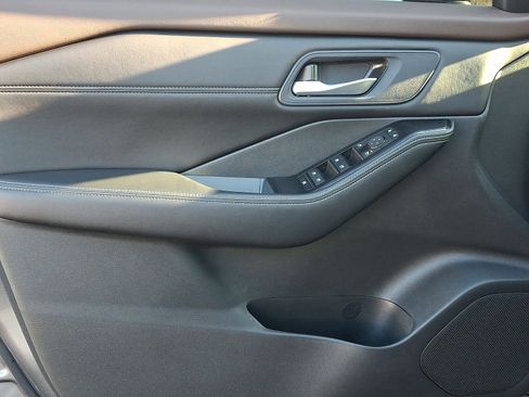 Used 2023 Nissan Rogue SV w/ SV Premium B Package image 12