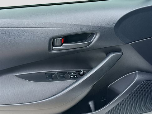 Used 2025 Toyota Corolla LE w/ Convenience Package image 16