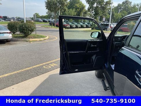 Used 2022 Toyota 4Runner TRD Off-Road Premium w/ Moonroof Package AWD/4WD image 15