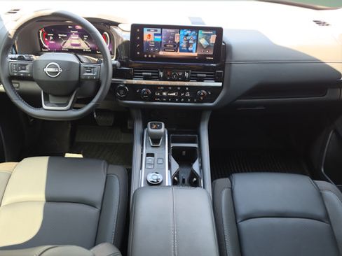 Used 2026 Nissan Pathfinder SL AWD/4WD image 7