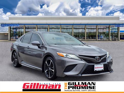 Used 2020 Toyota Camry XSE FWD image 1