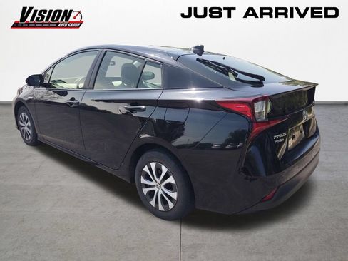 Used 2019 Toyota Prius XLE AWD/4WD image 3