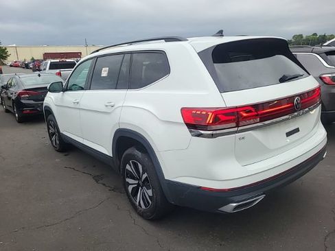 Used 2024 Volkswagen Atlas SE FWD image 2